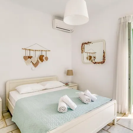Hillside Sea & Sunset Holiday home *
